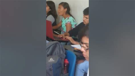 mamando en publico